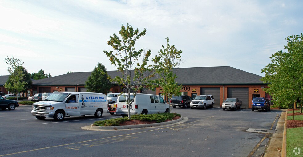 More Photos Of 206 Research Dr, Chesapeake Flex For Lease