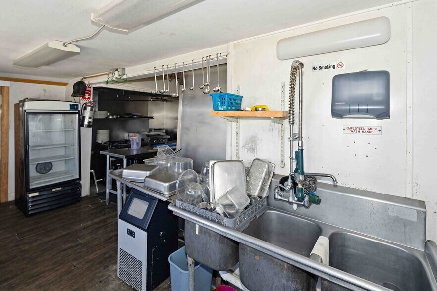 More Photos Of 102 Delaware ave, Fortescue Restaurant For Sale