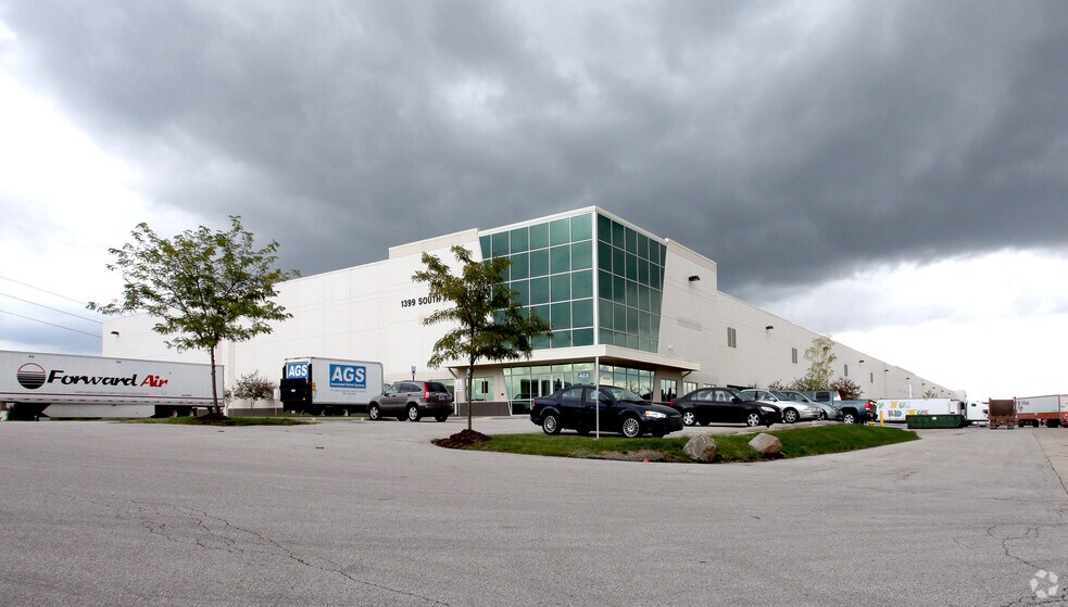 Primary Photo Of 1399 Perry Rd, Plainfield Warehouse For Lease