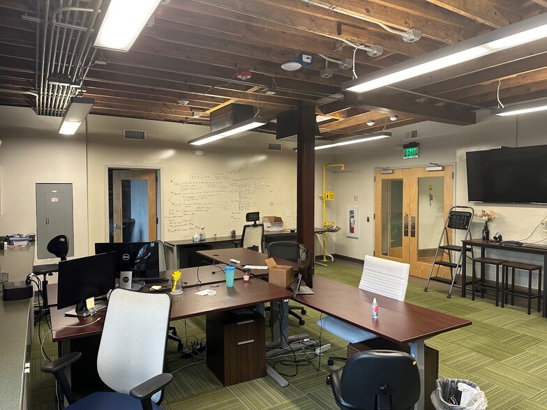 More Photos Of 21 S Front St, Wilmington Office For Lease