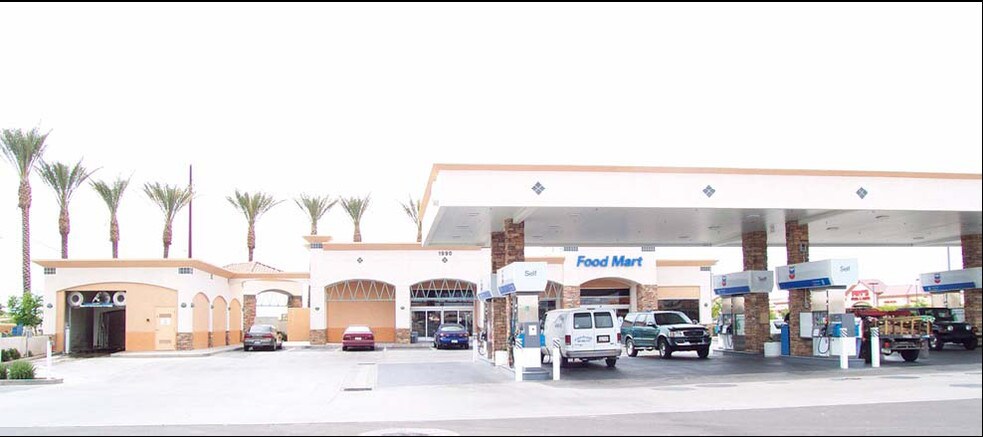 More Photos Of 1990 S Alma School Rd, Chandler Service Station For Lease