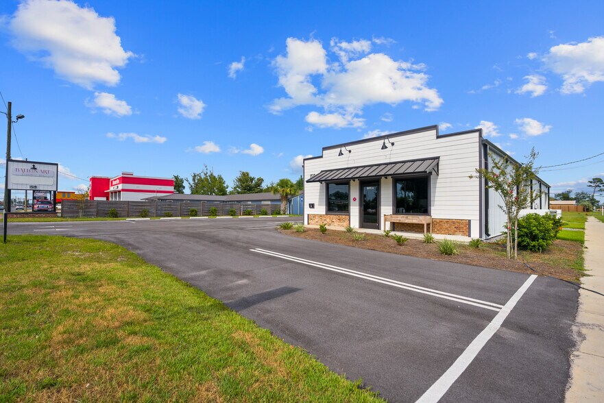 More Photos Of 1519 Ohio Ave, Lynn Haven Freestanding For Lease