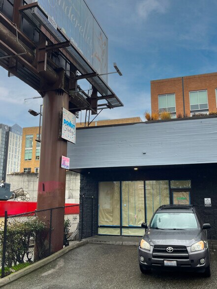 More Photos Of 4336 Roosevelt Way NE, Seattle Restaurant For Lease