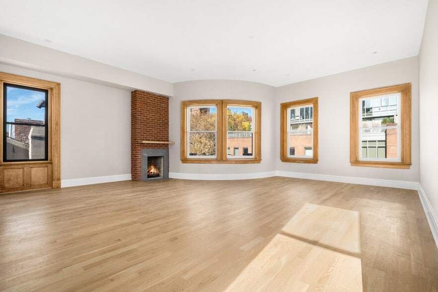 More Photos Of 402 W 20th St, New York Apartments For Sale