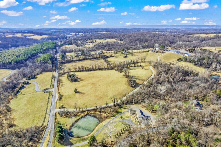 More Photos Of 23130 Briar Patch Ln, Middleburg Hospitality For Sale