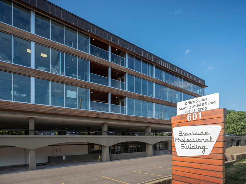 More Photos Of 601 E 63rd St, Kansas City Office For Lease