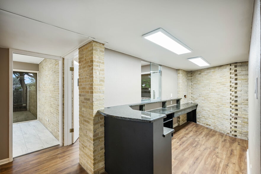 More Photos Of 8647 Wurzbach Rd, San Antonio Medical For Sale