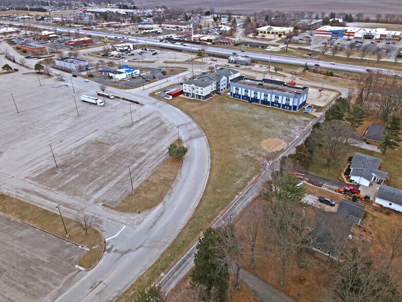 More Photos Of Hickory Point Ring Road mall, Forsyth Land For Sale