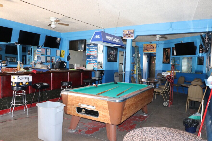 More Photos Of 2116-2132 S San Pedro St, Los Angeles Storefront For Lease