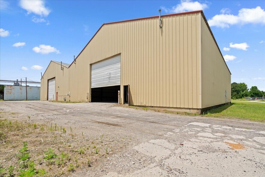 More Photos Of 119 E 6th Ave, Pamplico Industrial For Sale