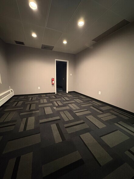 More Photos Of 141 Main St, South River Office For Sale