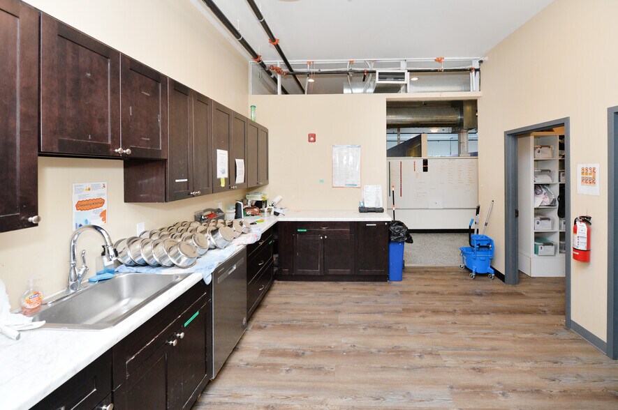 More Photos Of 85-A Walnut St, Montclair Storefront Retail Office For Sale