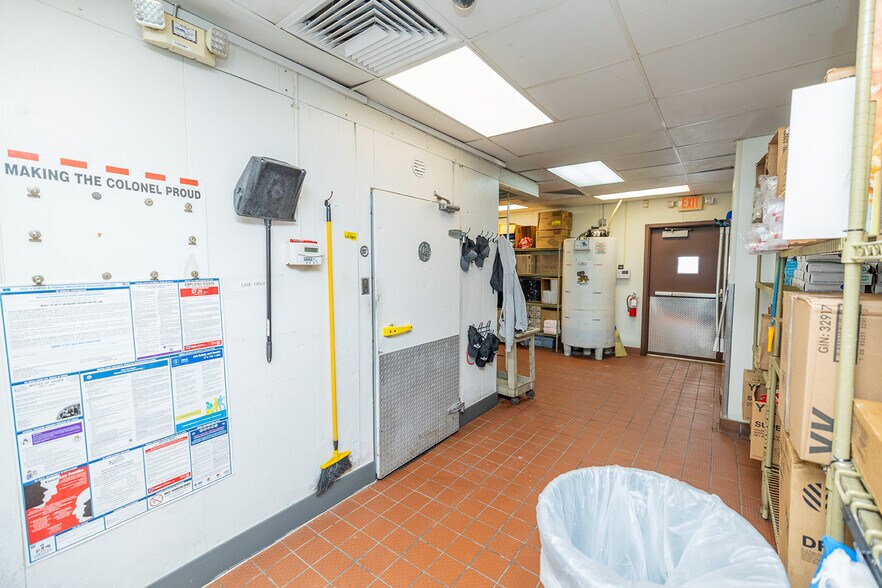 More Photos Of 2613 Candlewood Dr, Emporia Fast Food For Lease