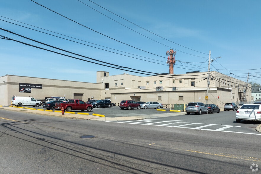 More Photos Of 71 Linden St, Lynn Warehouse For Lease