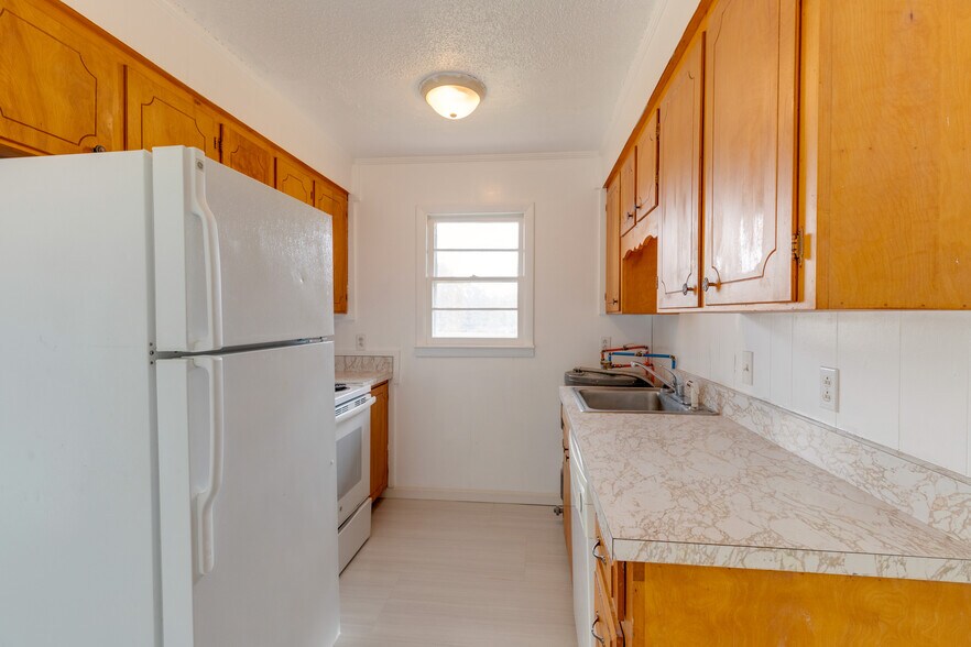 452 Ashe Ave, New Johnsonville, TN 37134 Apartments For Sale