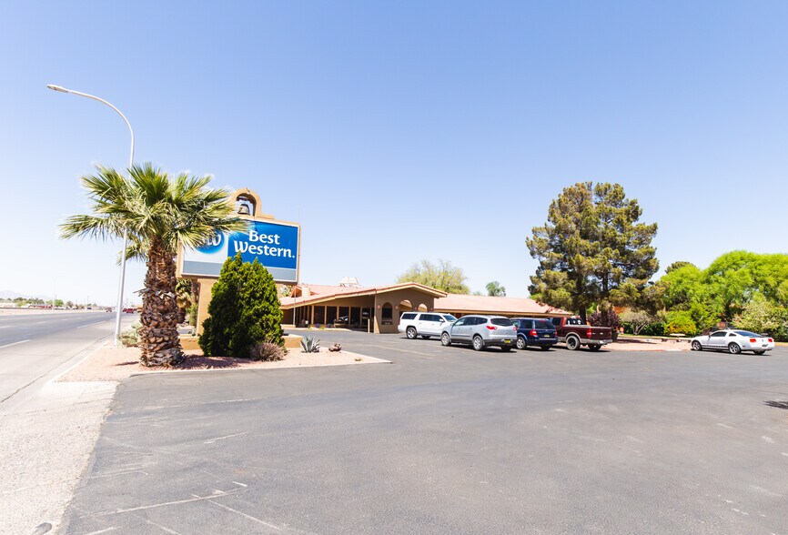 More Photos Of 1765 S Main St, Las Cruces Hotel For Sale