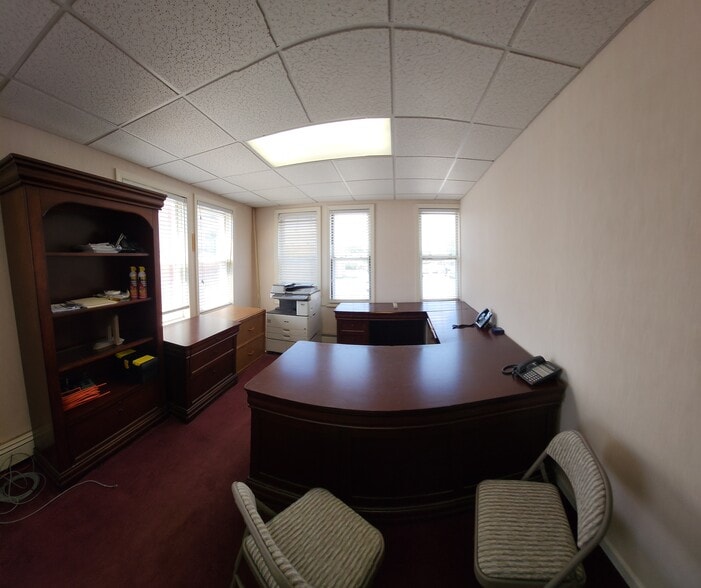 More Photos Of 21-27 Merrick Ave, Merrick Storefront Retail Office For Lease