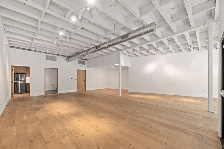 More Photos Of 100 W Channel Rd, Santa Monica Restaurant For Lease