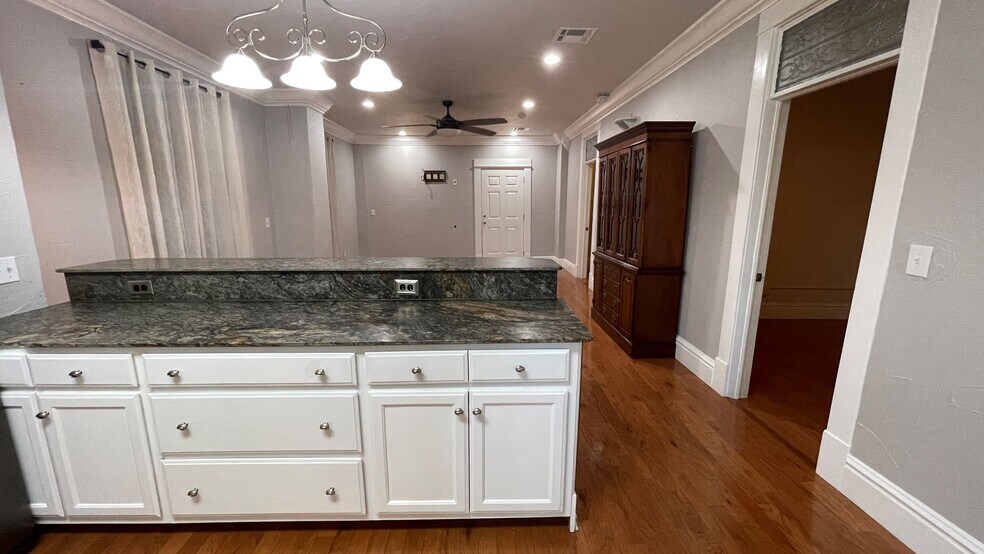 More Photos Of 415 N Muskogee Ave, Tahlequah Storefront Retail Residential For Sale