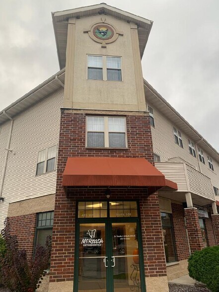 Primary Photo Of 421-431 Water St, Prairie Du Sac Office Residential For Lease
