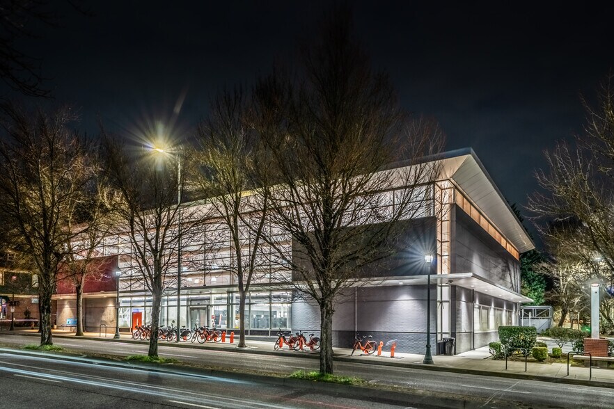 More Photos Of 2650 NE Martin Luther King Blvd, Portland Freestanding For Lease
