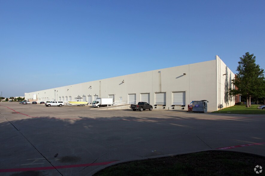 More Photos Of 1645 Wallace Dr, Carrollton Warehouse For Lease