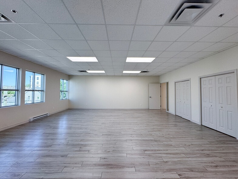 More Photos Of 33 Weldon St, Moncton Office For Lease