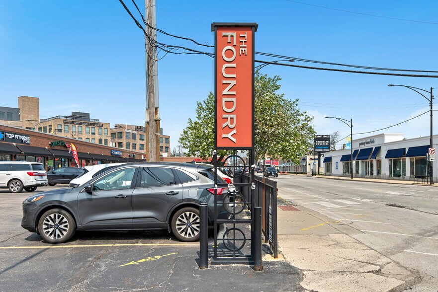 More Photos Of 2070-2112 N Clybourn Ave, Chicago Freestanding For Lease