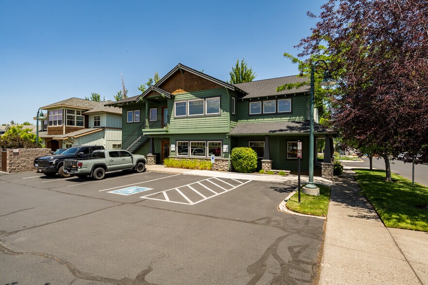 More Photos Of 796 SW Bradbury Way, Bend Office For Lease
