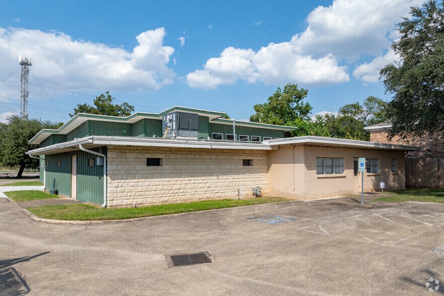 More Photos Of 4202 Sherwood Ln, Houston Loft Creative Space For Sale