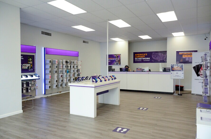 More Photos Of 361 S Commercial St, Aransas Pass Freestanding For Lease