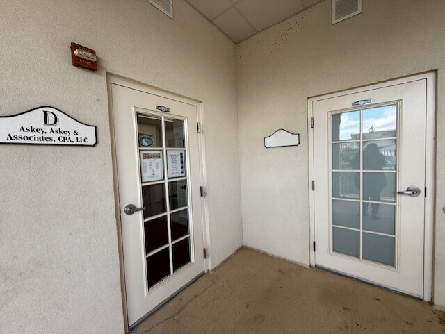 More Photos Of 105 Centennial St, La Plata Medical For Sale