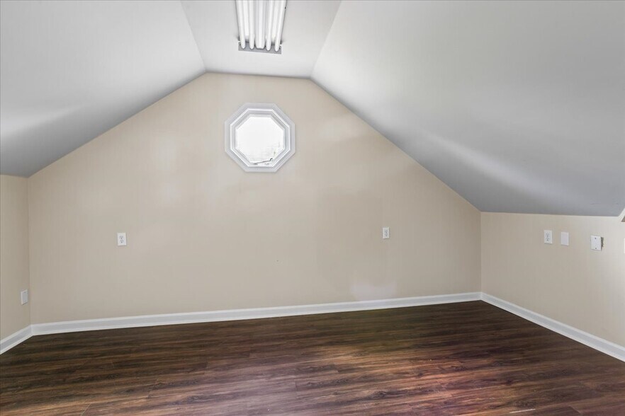 More Photos Of 889 Commerce Dr Sw, Conyers Loft Creative Space For Sale