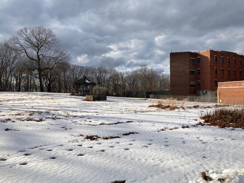 More Photos Of 525 Russell Rd, Newington Land For Sale