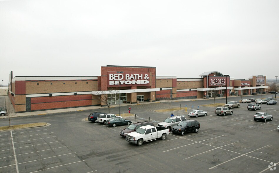 More Photos Of 12035-12055 Metcalf Ave, Overland Park Storefront For Sale