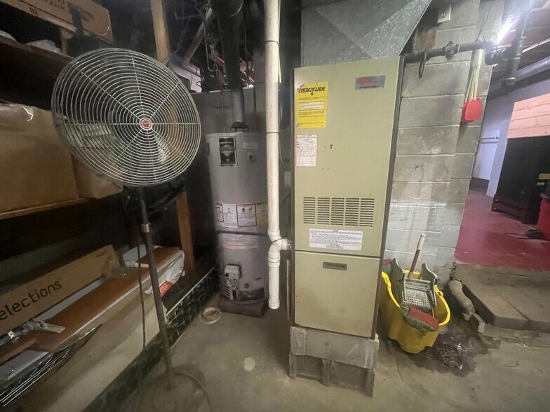 More Photos Of 114 E Lincoln Ave, Mc Donald Storefront For Lease