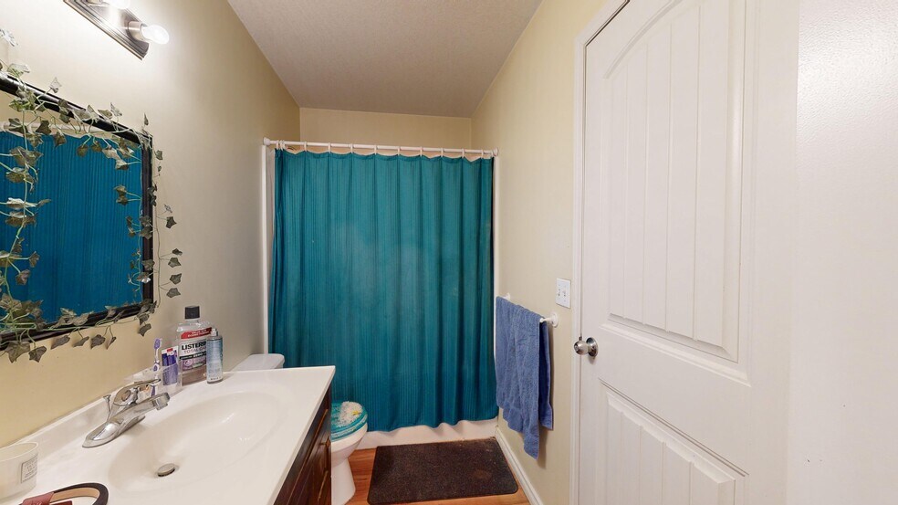 More Photos Of 40446 AB-56, Rochon Sands Service For Sale