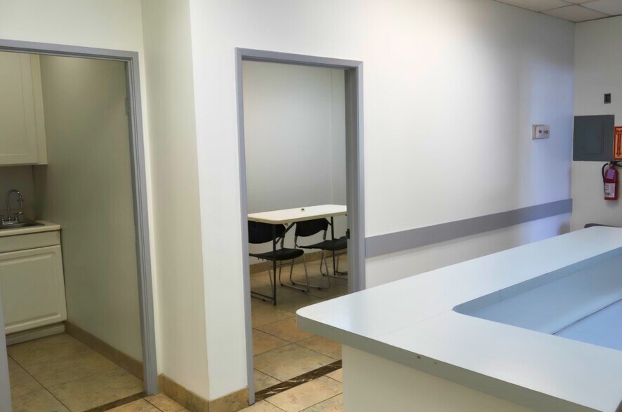 More Photos Of 1617 E 1st St, Santa Ana Medical For Lease