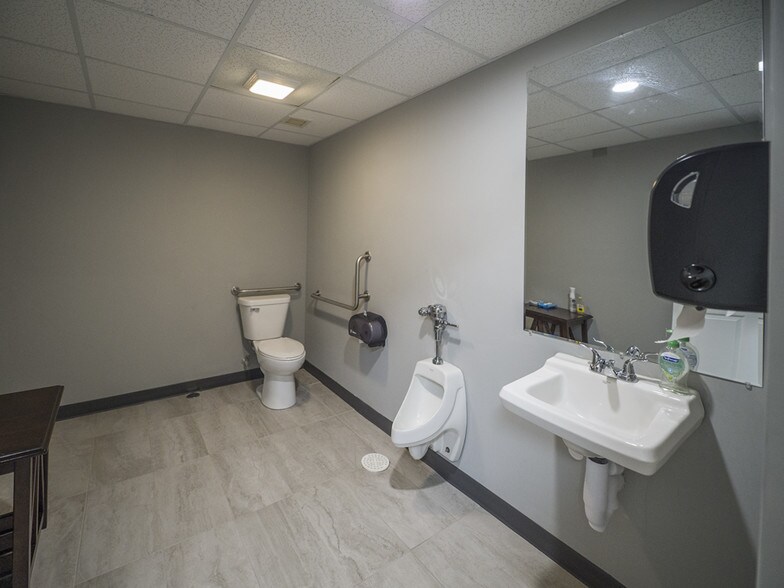 More Photos Of 8045 L St, Omaha Loft Creative Space For Sale