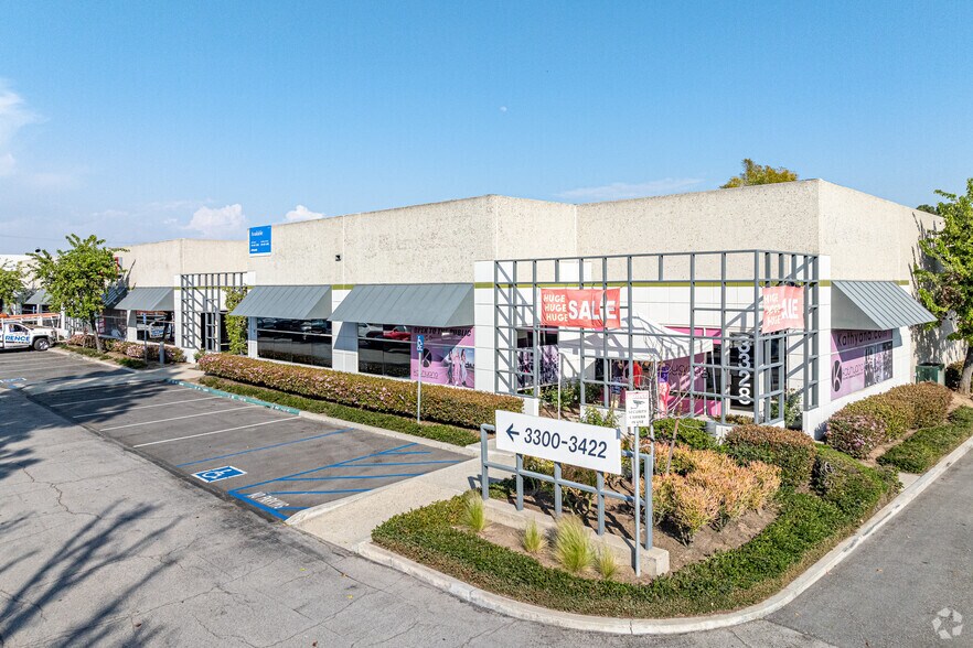 Primary Photo Of 3300-3328 Garfield Ave, Commerce Light Manufacturing For Lease