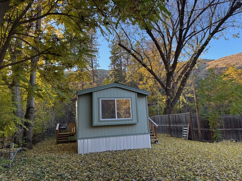 More Photos Of 53943 Highway 86, Halfway Restaurant For Sale