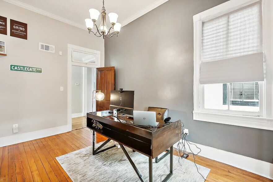 More Photos Of 624 Saint Ferdinand St, New Orleans Office For Sale