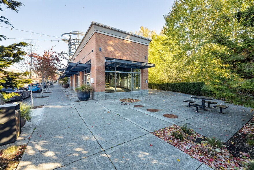 More Photos Of 2900 Woburn St, Bellingham Unknown For Lease