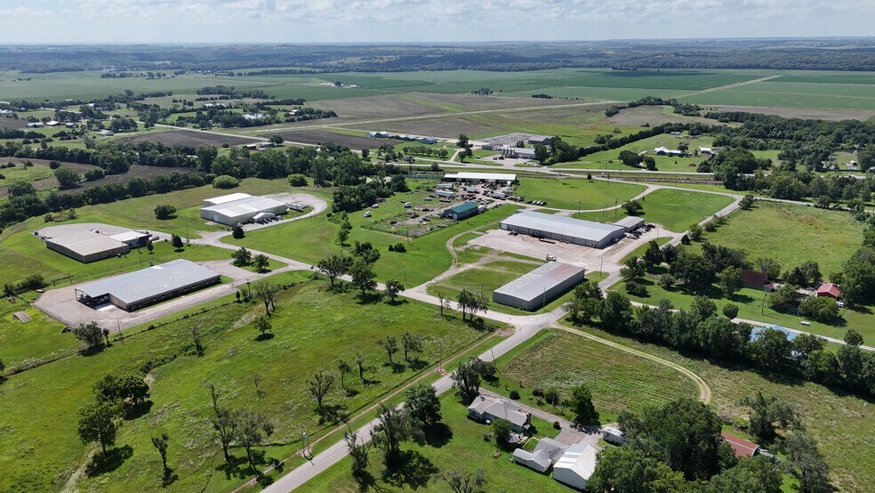 More Photos Of 206 S Catalpa St, Garnett Warehouse For Sale