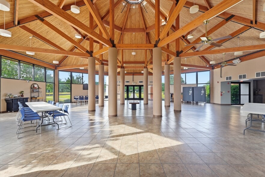 More Photos Of 2045 SE Green Oaks Blvd, Arlington Religious Facility For Sale