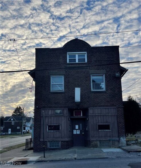 Primary Photo Of 1329 E Indianola Ave, Youngstown General Retail For Sale