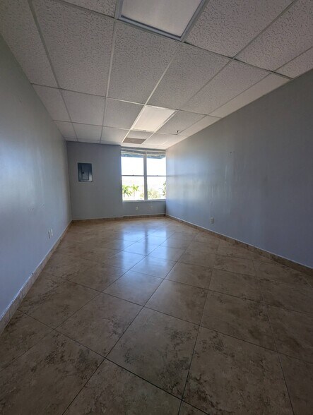 More Photos Of 701 NW Federal Hwy, Stuart Medical For Lease