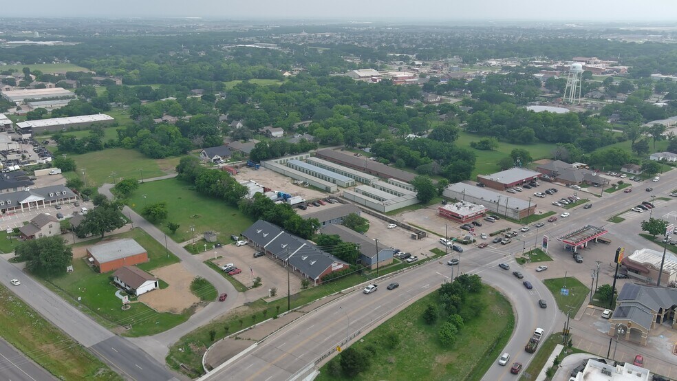 More Photos Of 591 Pinson Rd, Forney Self Storage For Sale
