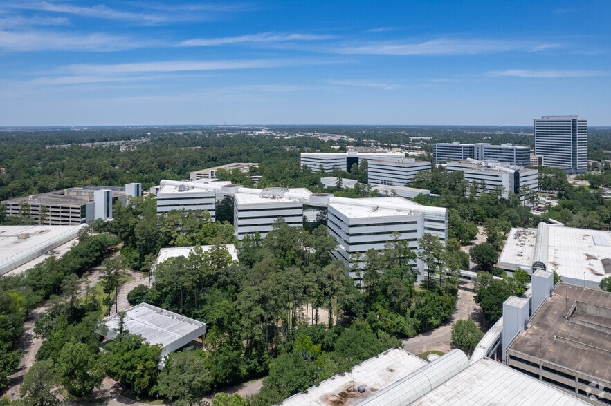 More Photos Of 11445 Compaq Center West Dr, Houston Office For Lease