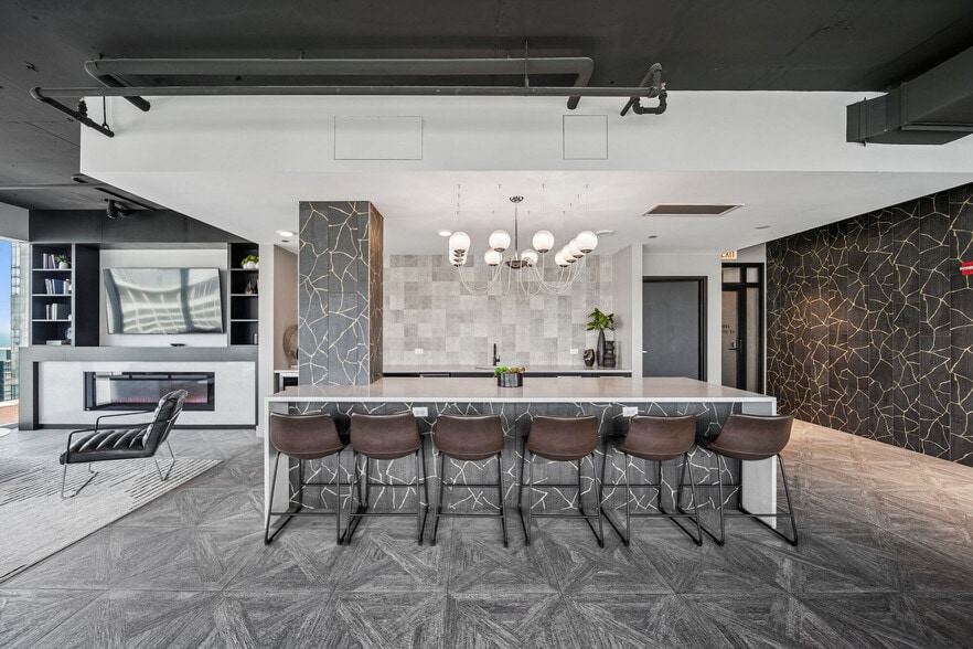 More Photos Of 200 E Illinois St, Chicago Apartments For Sale